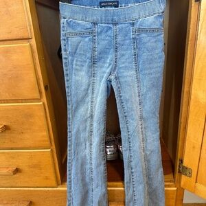 Stretchy jeans, comfortable and stylish! Cute bootcut flair!